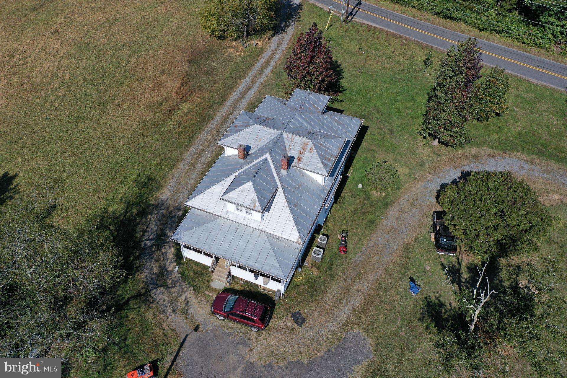 10 ACRE HORSE FARM - Residential