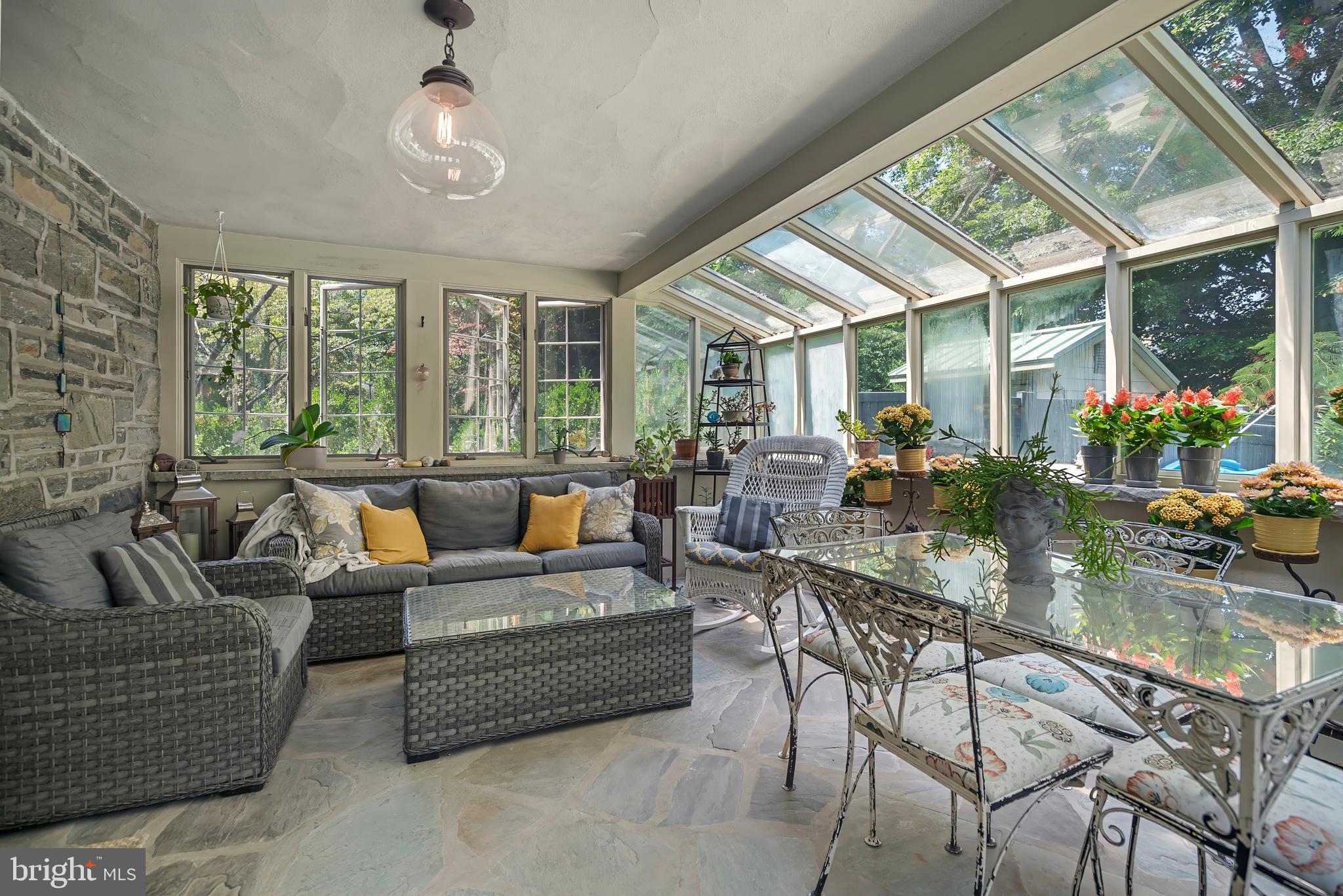 MEADOWBROOK - Residential