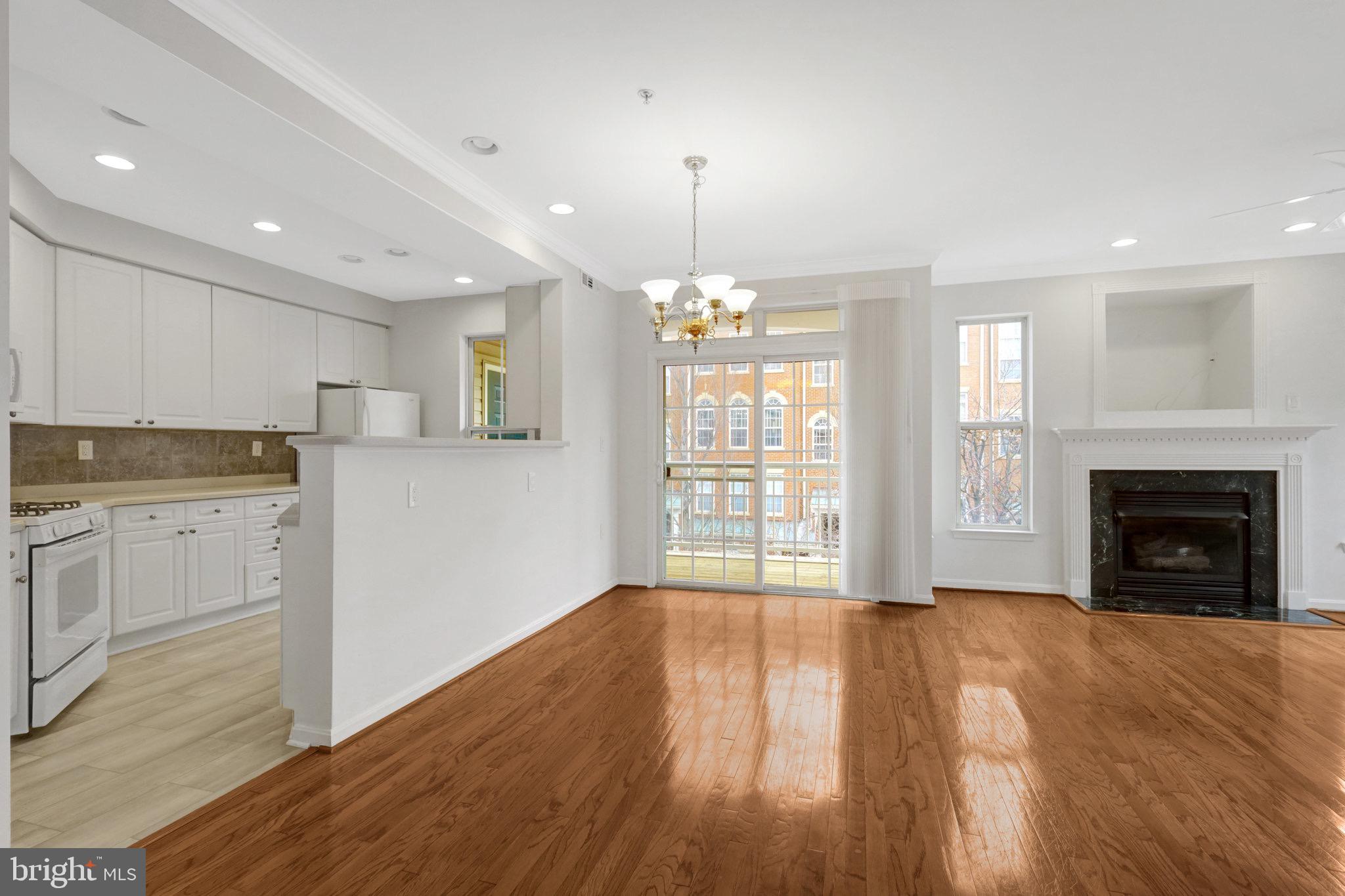 CAMERON STATION - Residential