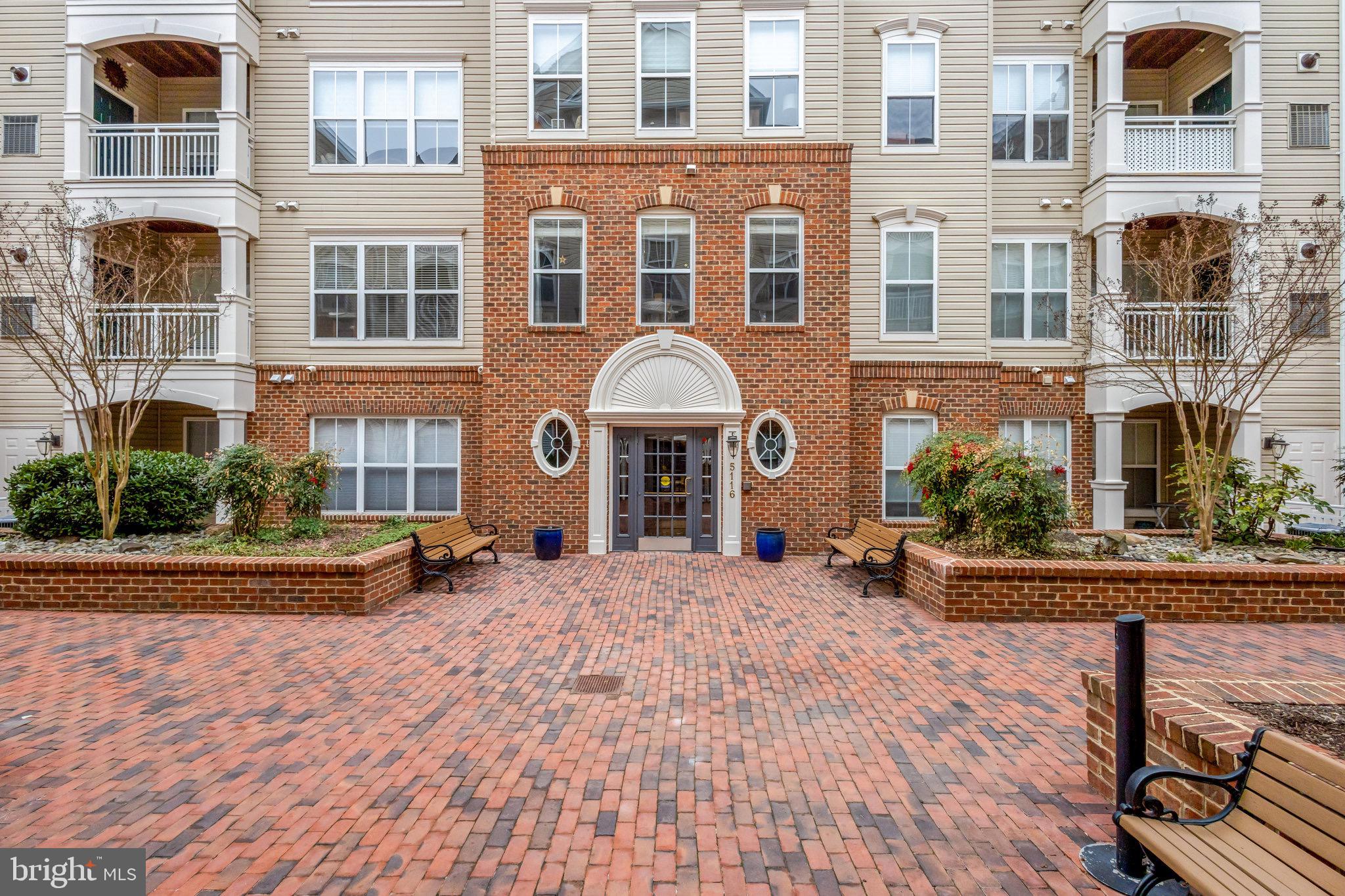 CAMERON STATION - Residential