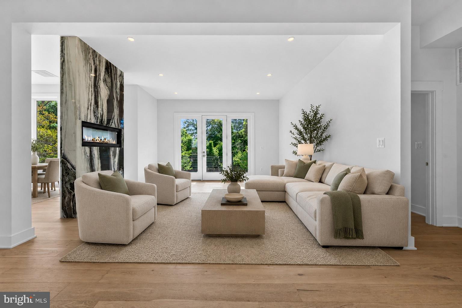 VIENNA WOODS - Residential