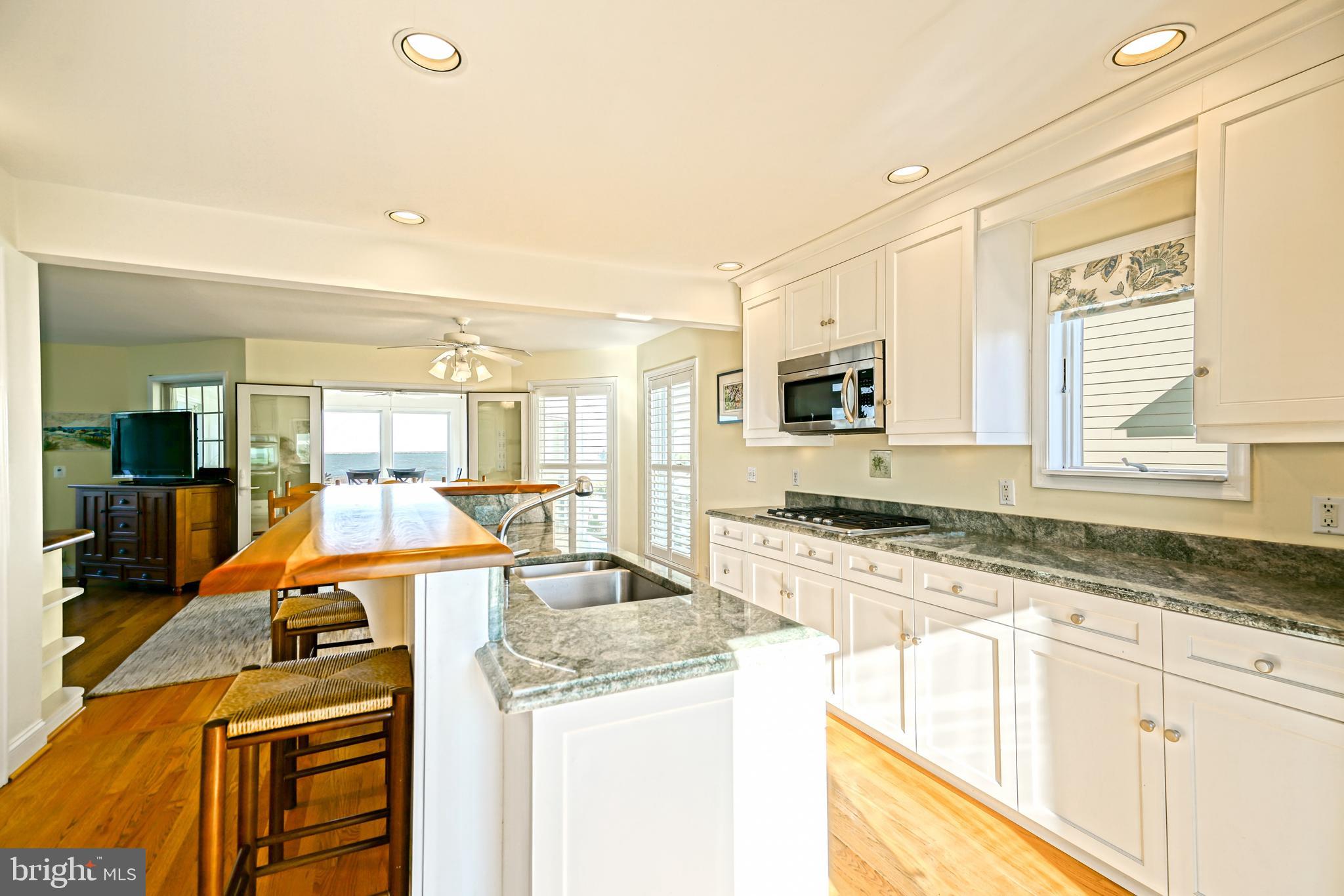 CAPE SHORES - Residential