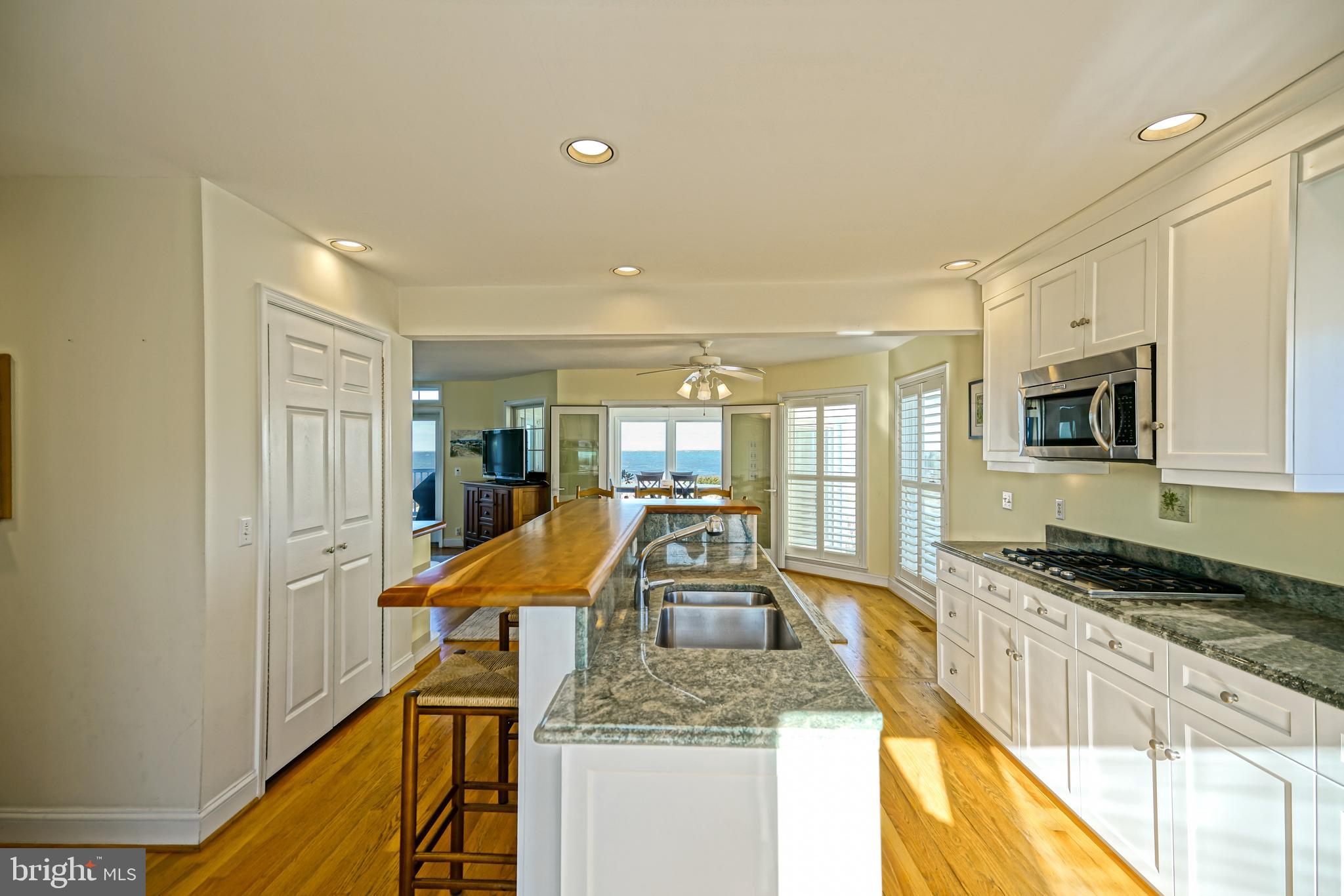 CAPE SHORES - Residential