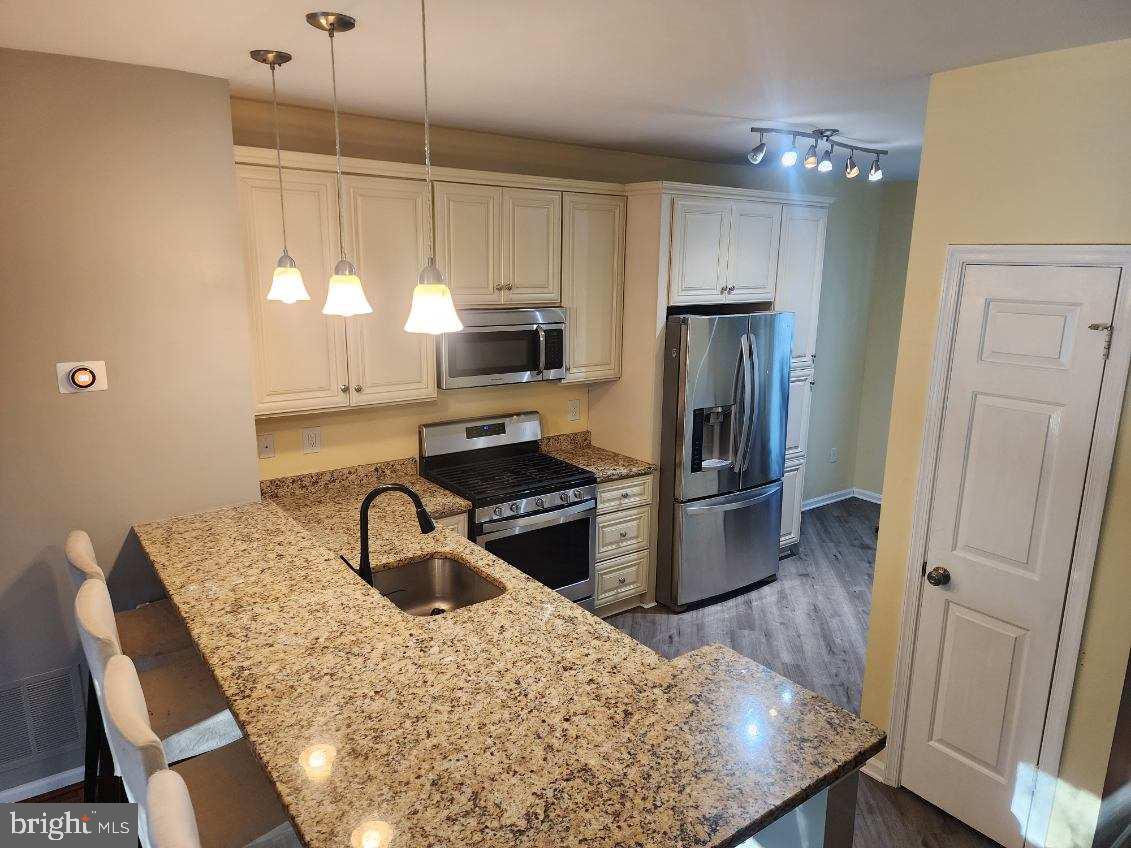 WOODSTONE - Residential Lease