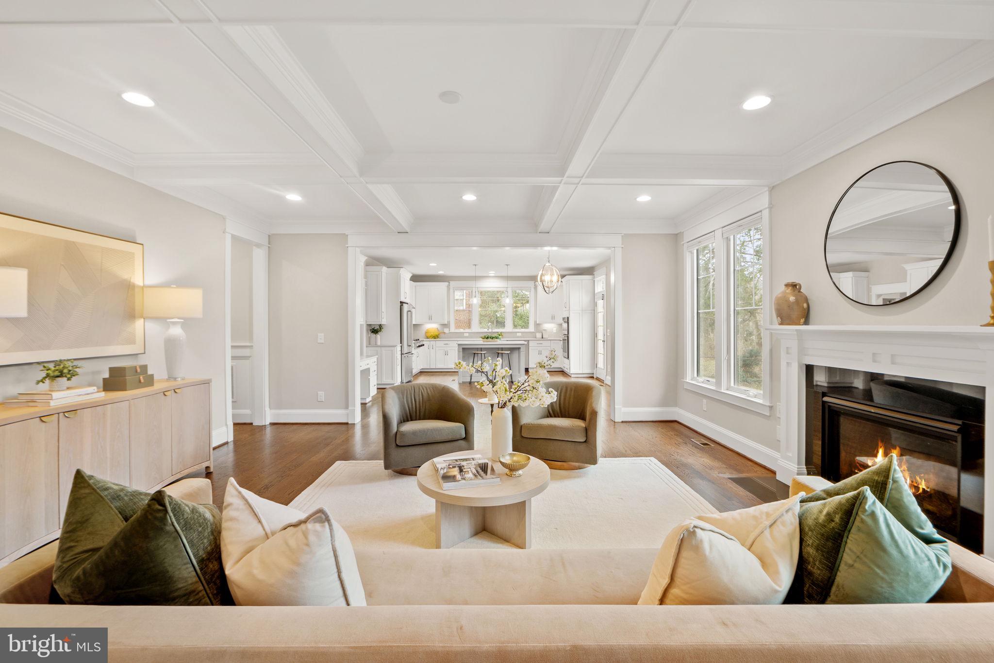 HILLSIDE MANOR - Residential