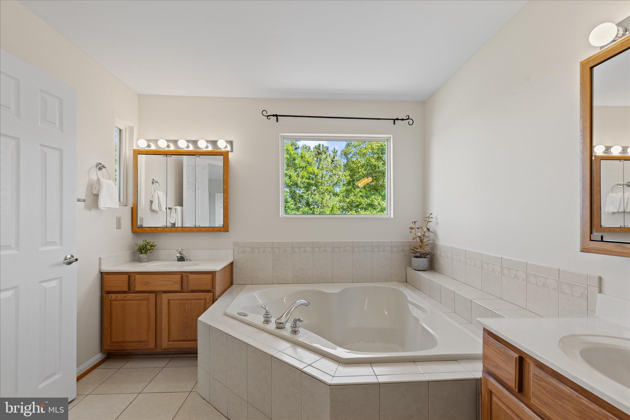 FRANKLIN MANOR BEACH - Residential