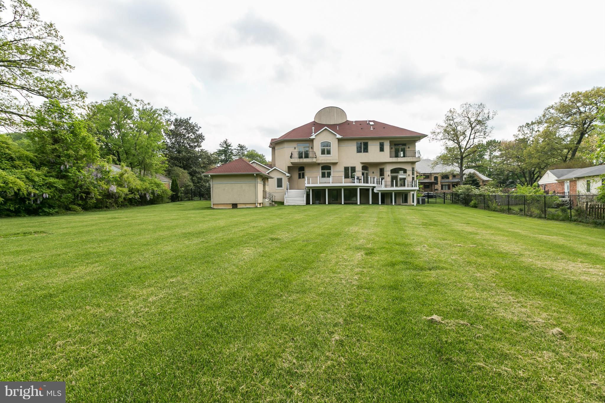 LUXMANOR - Residential