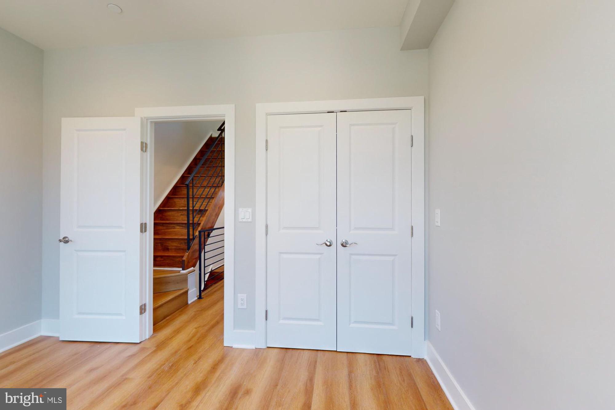 MILL CREEK - Residential