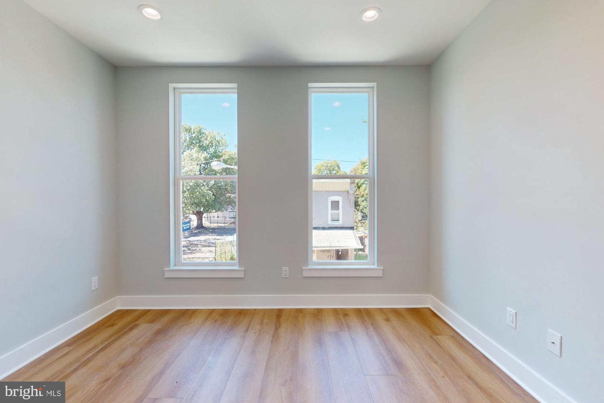 MILL CREEK - Residential