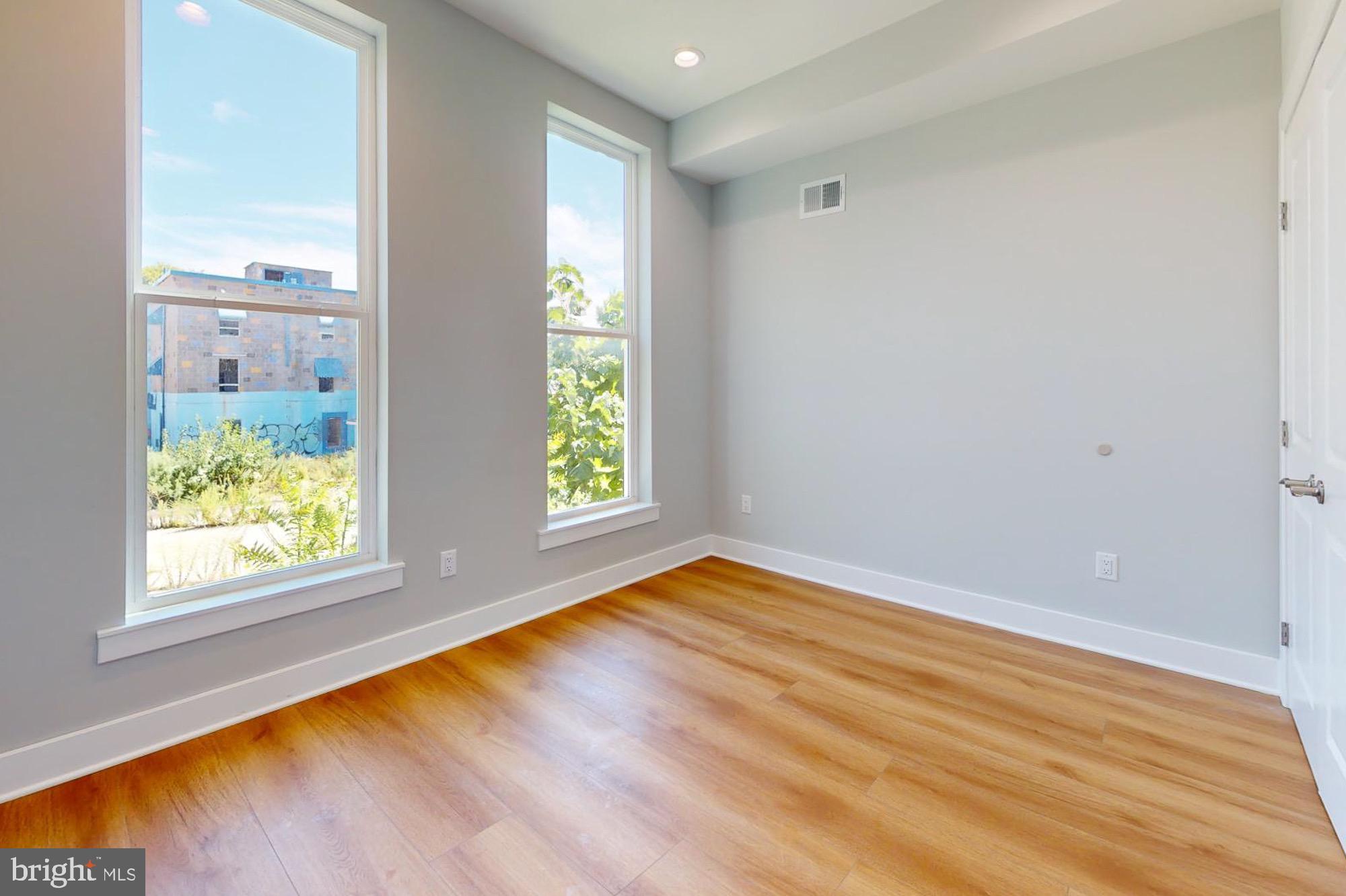 MILL CREEK - Residential