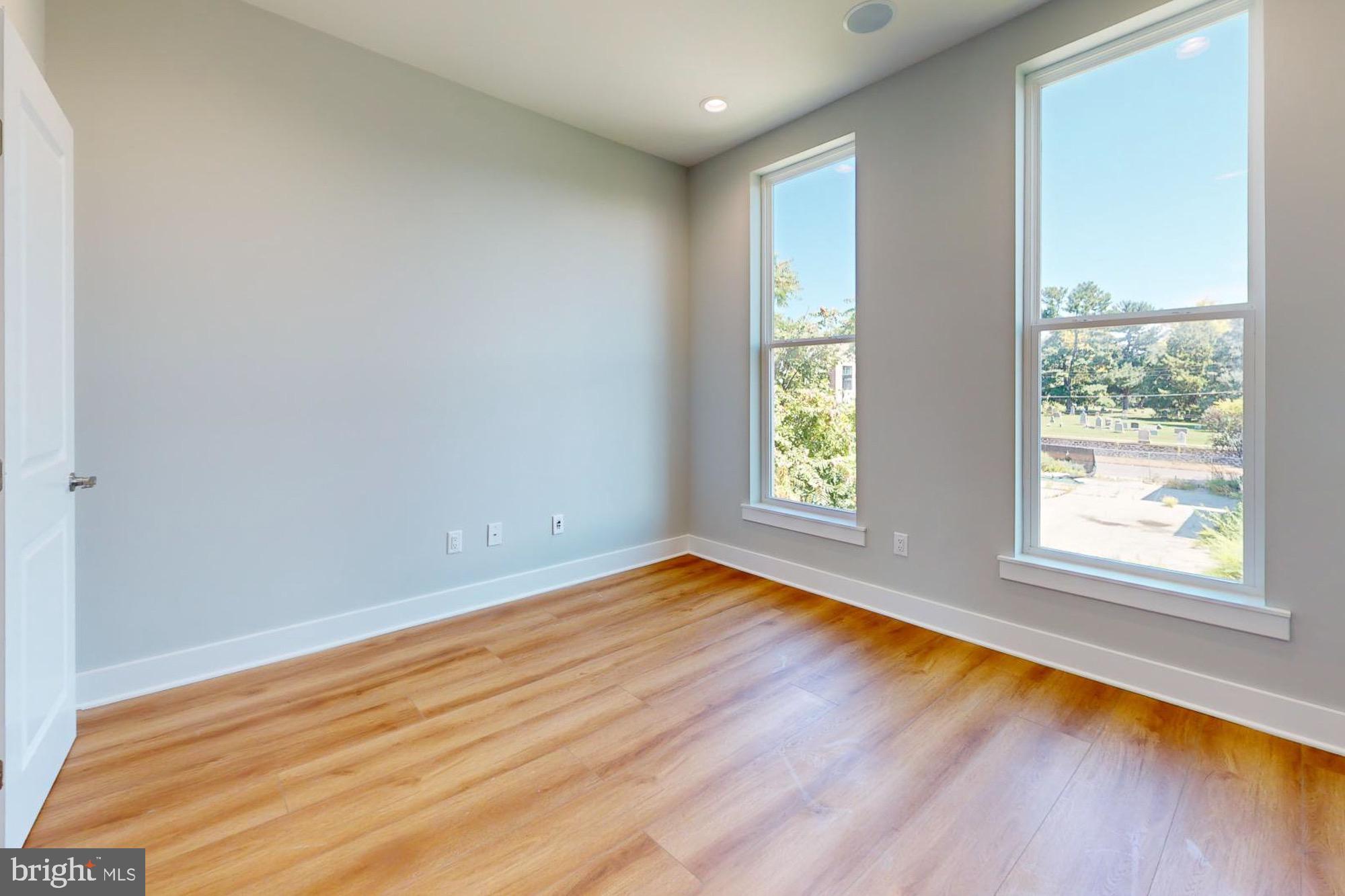 MILL CREEK - Residential