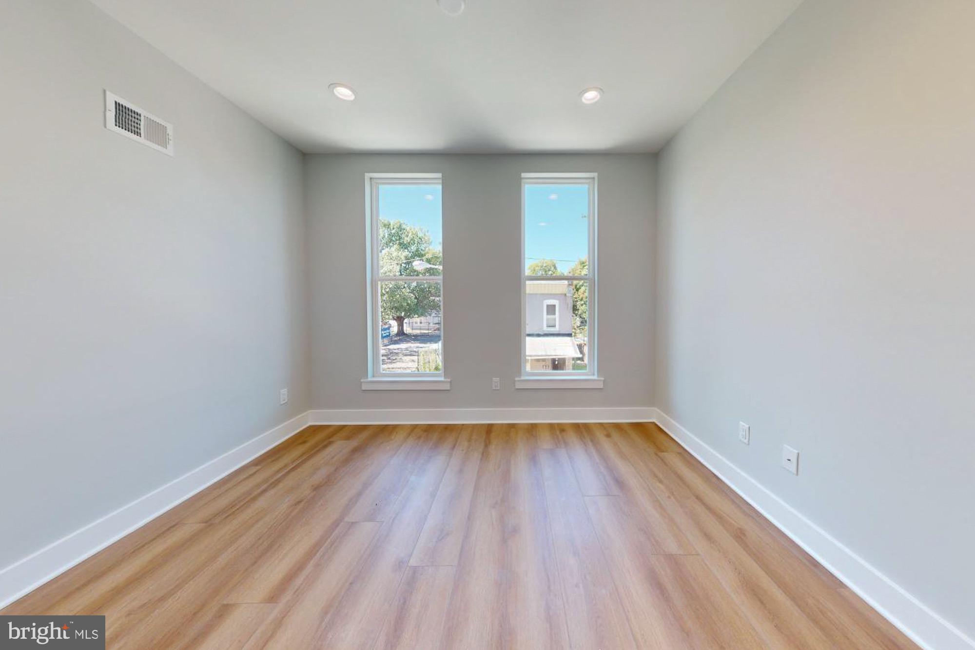 MILL CREEK - Residential