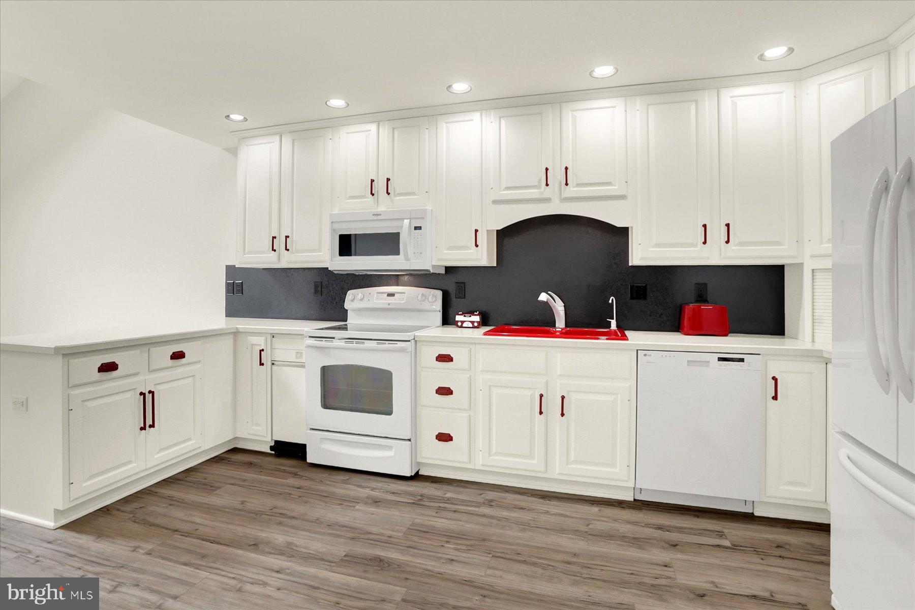 OLDE ORCHARD HILL - Residential