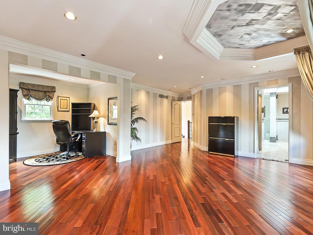 LAKEVIEW ESTS - Residential