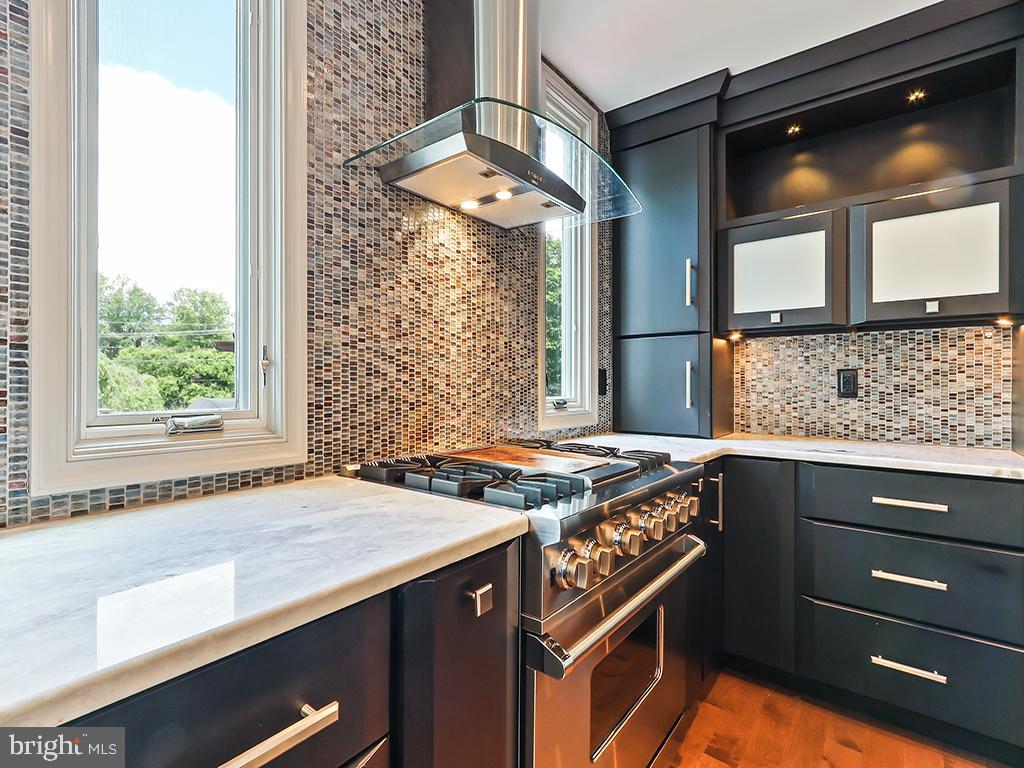 LAKEVIEW ESTS - Residential