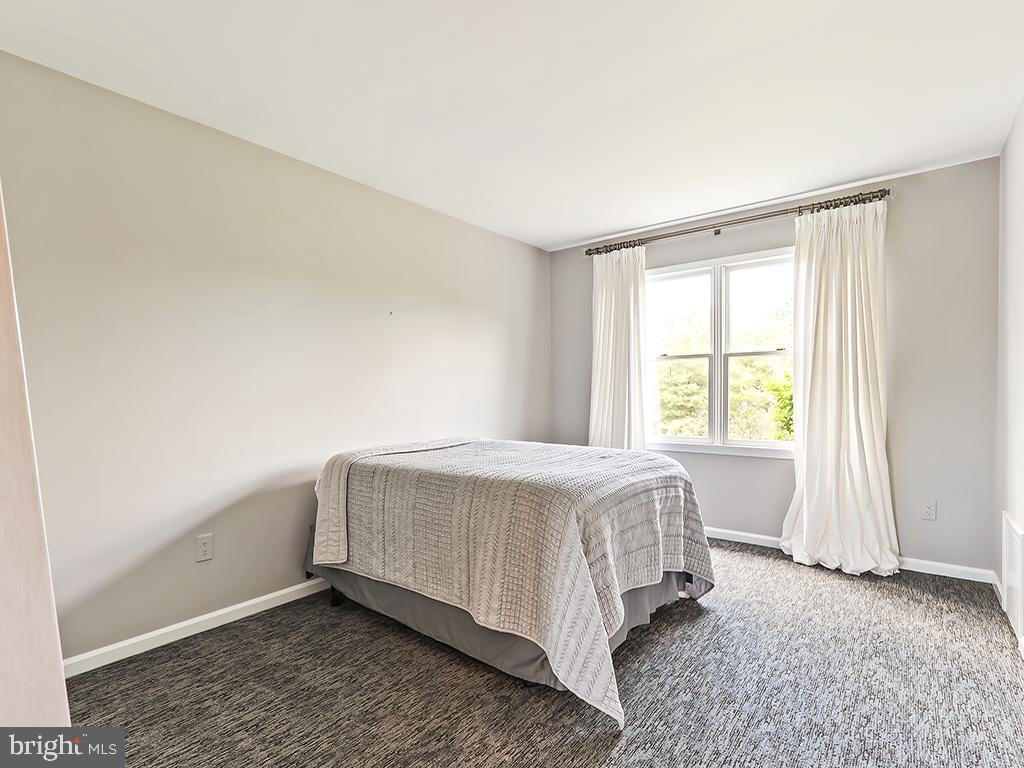 LAKEVIEW ESTS - Residential