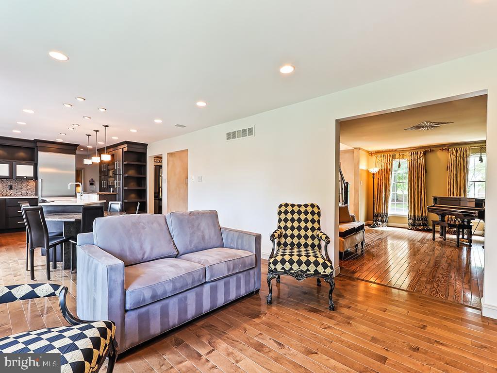 LAKEVIEW ESTS - Residential