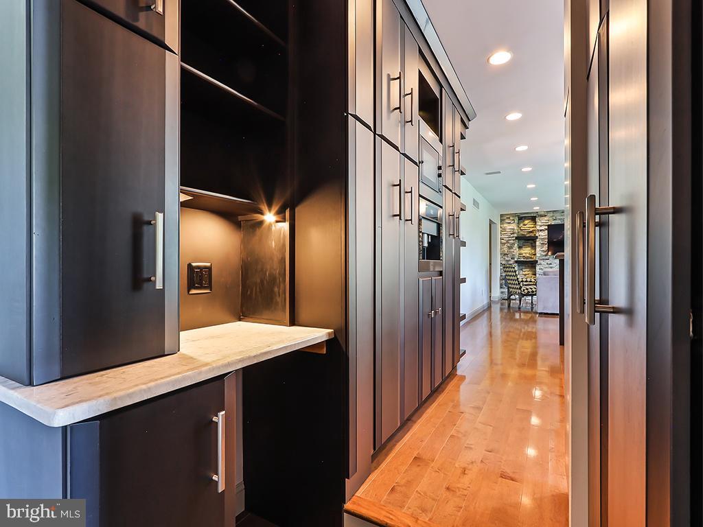 LAKEVIEW ESTS - Residential