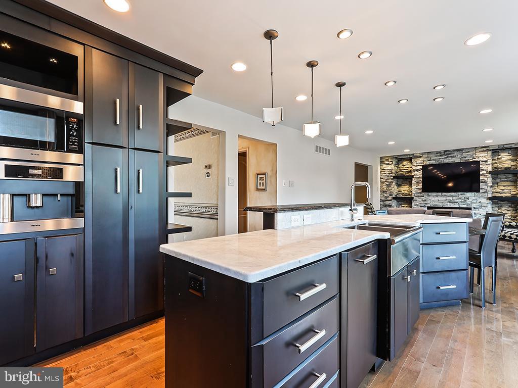 LAKEVIEW ESTS - Residential