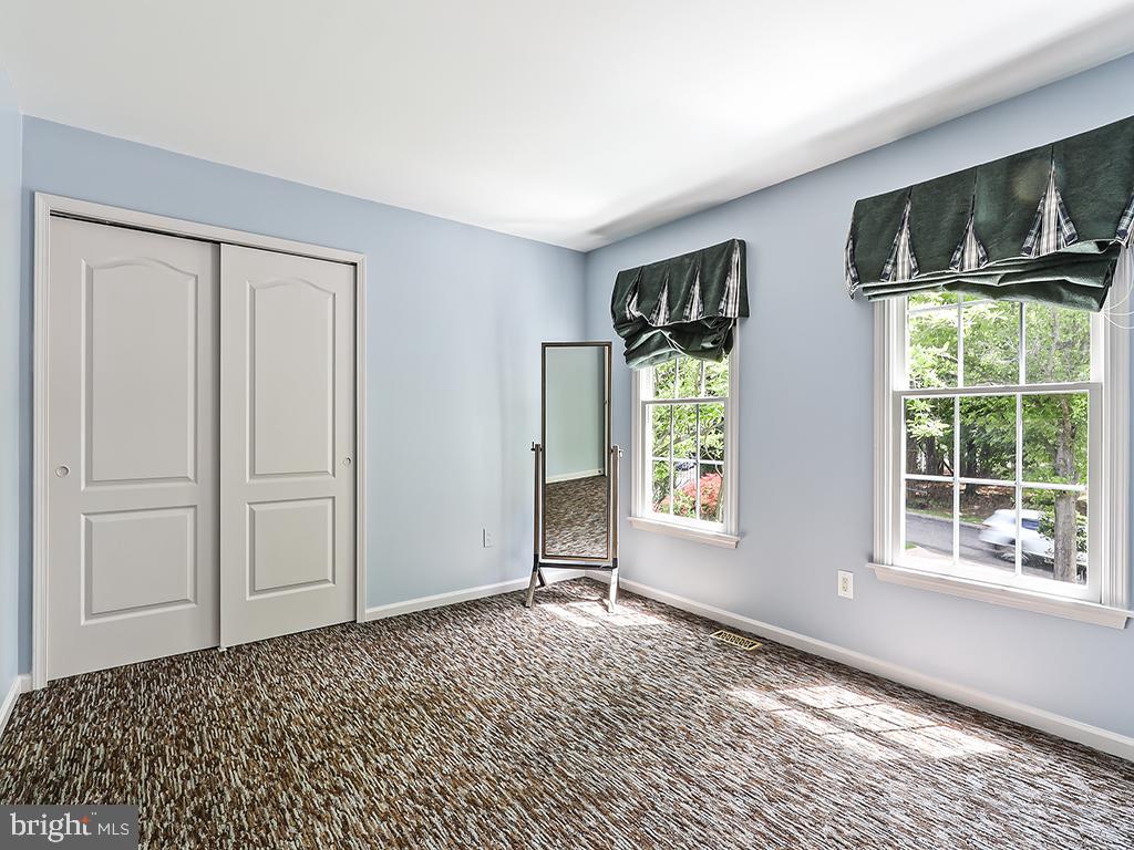 LAKEVIEW ESTS - Residential