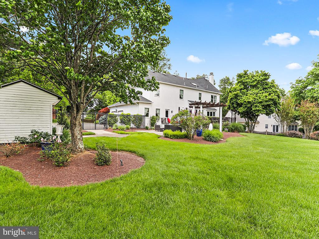 LAKEVIEW ESTS - Residential