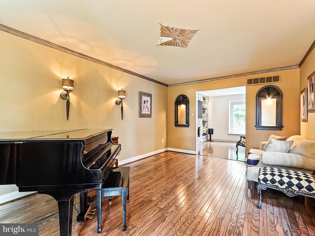 LAKEVIEW ESTS - Residential
