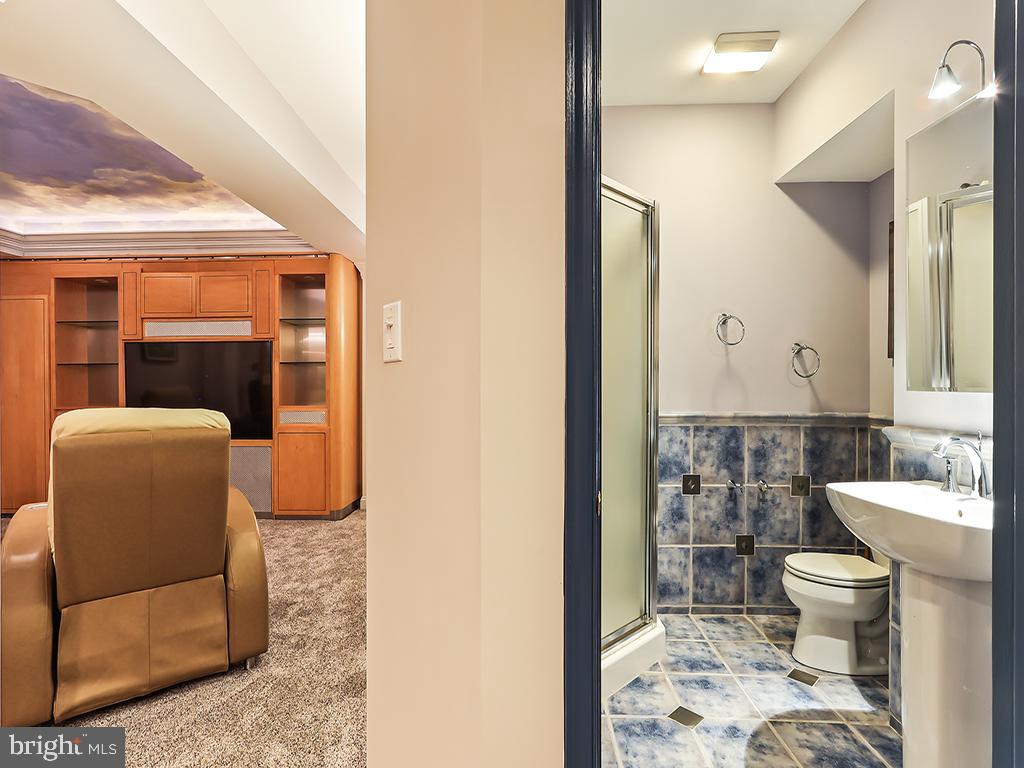 LAKEVIEW ESTS - Residential