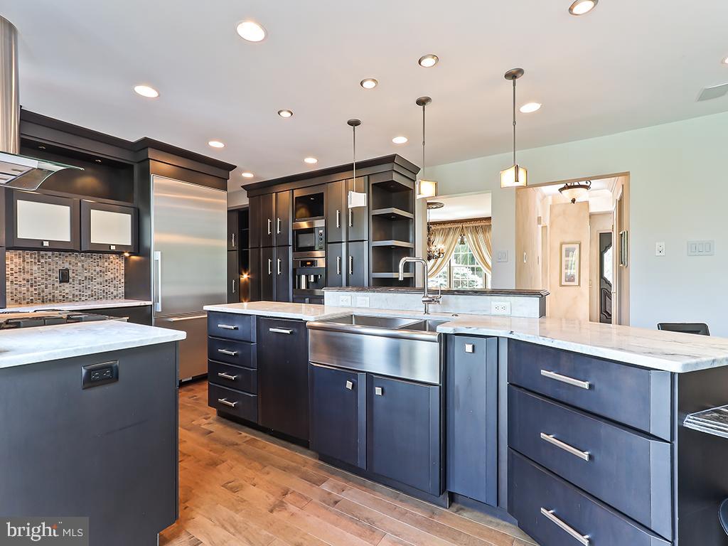LAKEVIEW ESTS - Residential