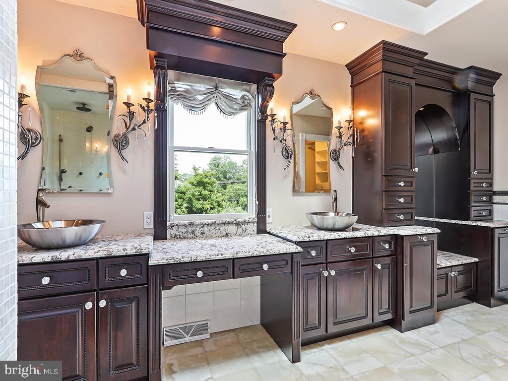 LAKEVIEW ESTS - Residential