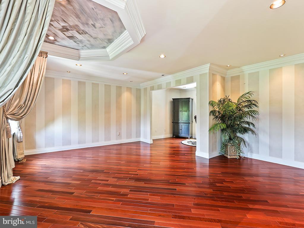 LAKEVIEW ESTS - Residential