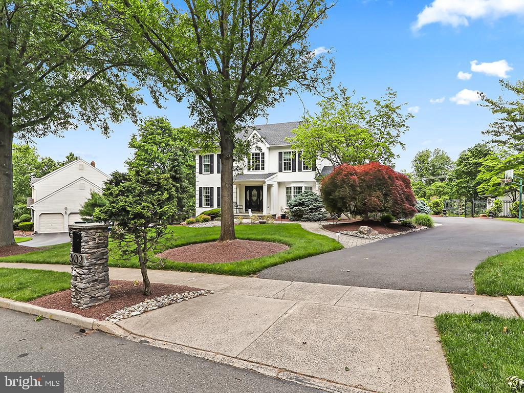 LAKEVIEW ESTS - Residential