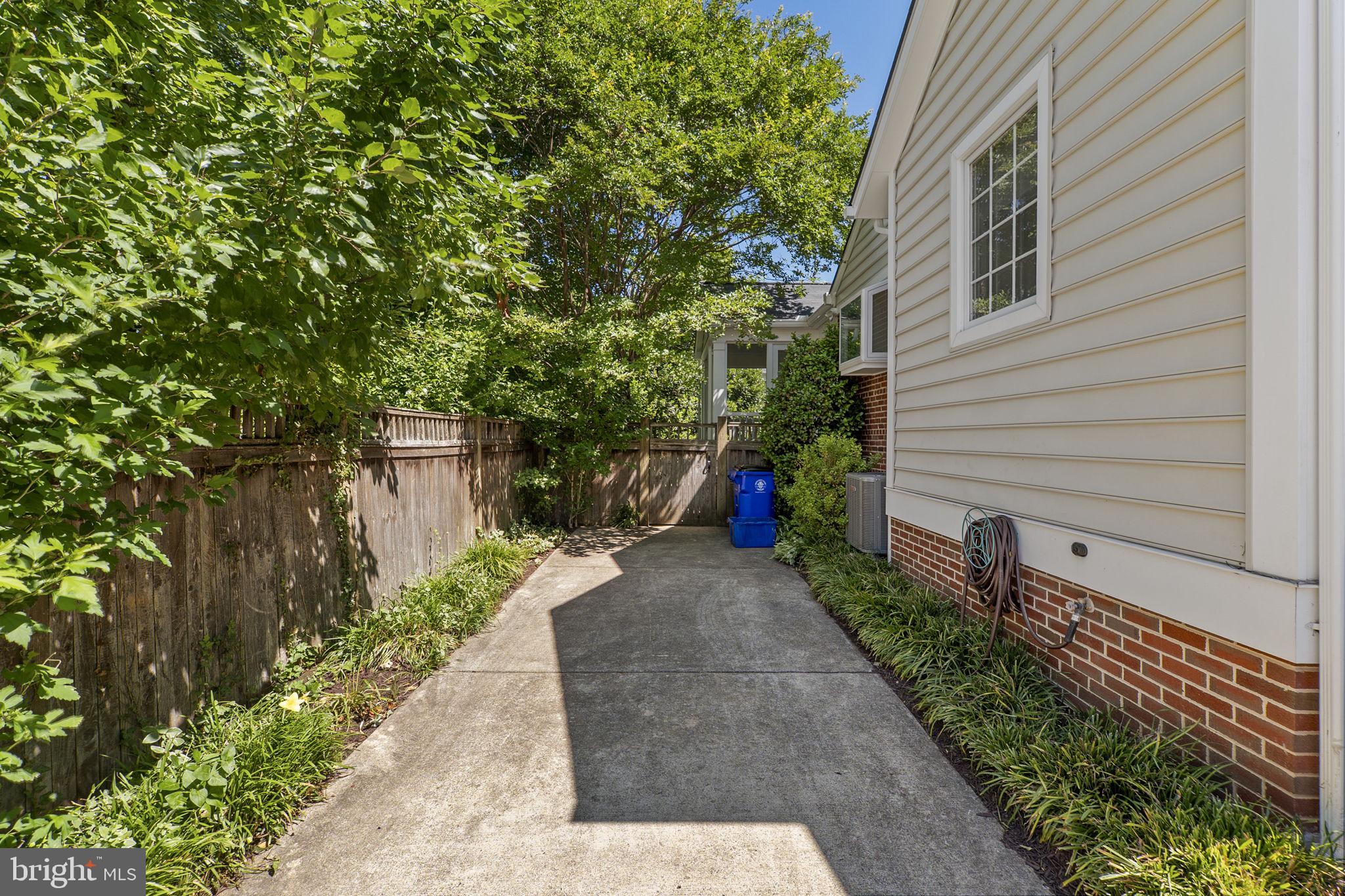 GARRETT PARK ESTATES - Residential