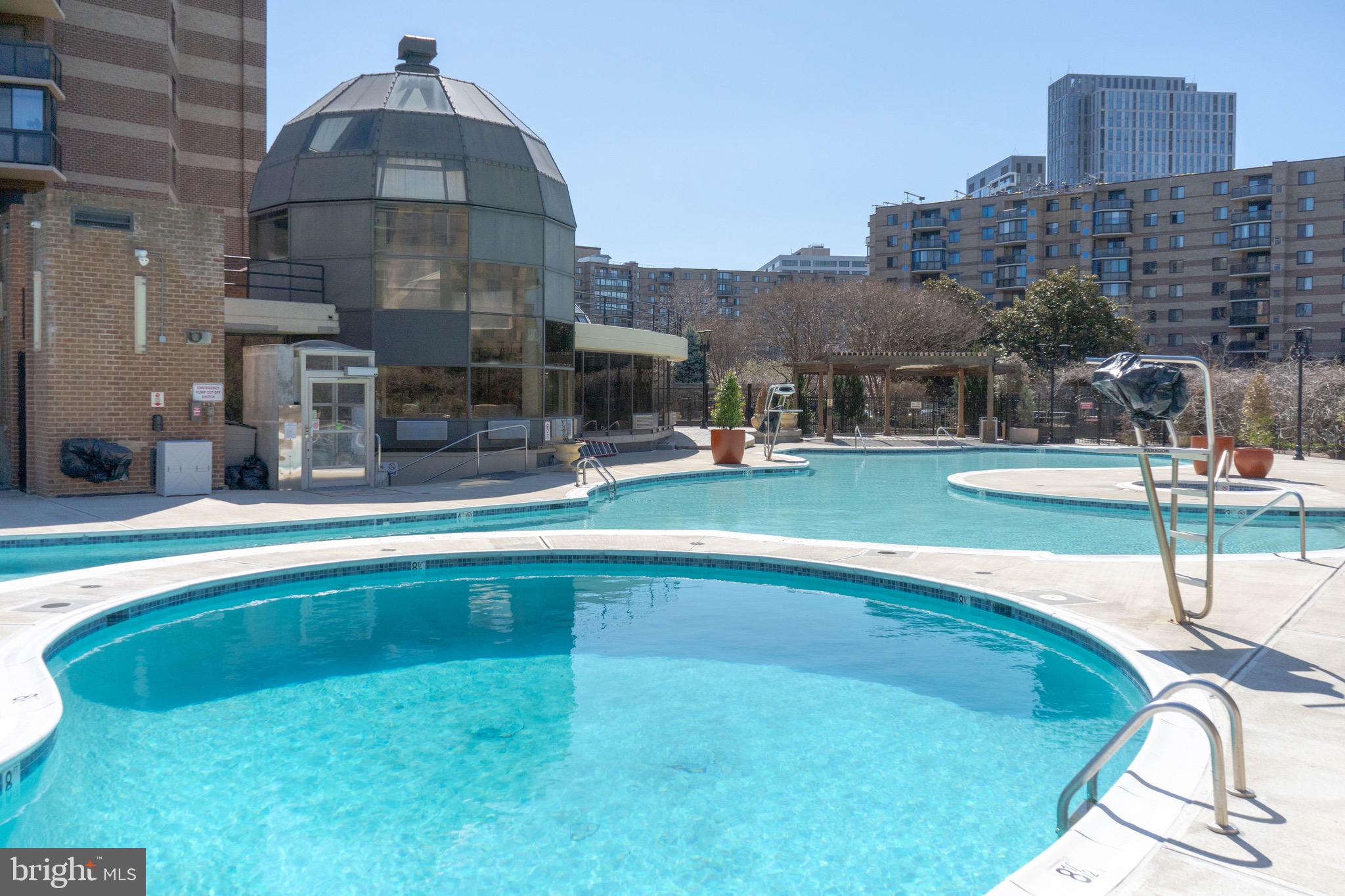ROTONDA - Residential Lease