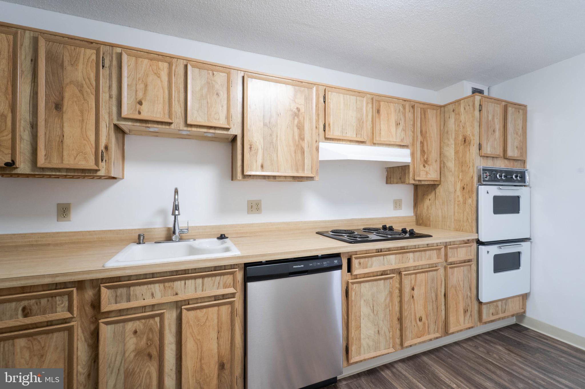 ROTONDA - Residential Lease
