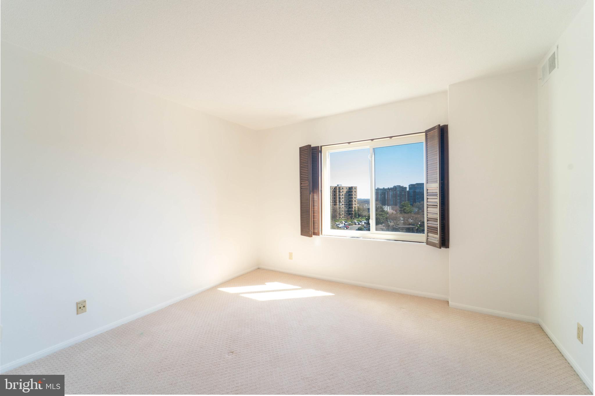 ROTONDA - Residential Lease