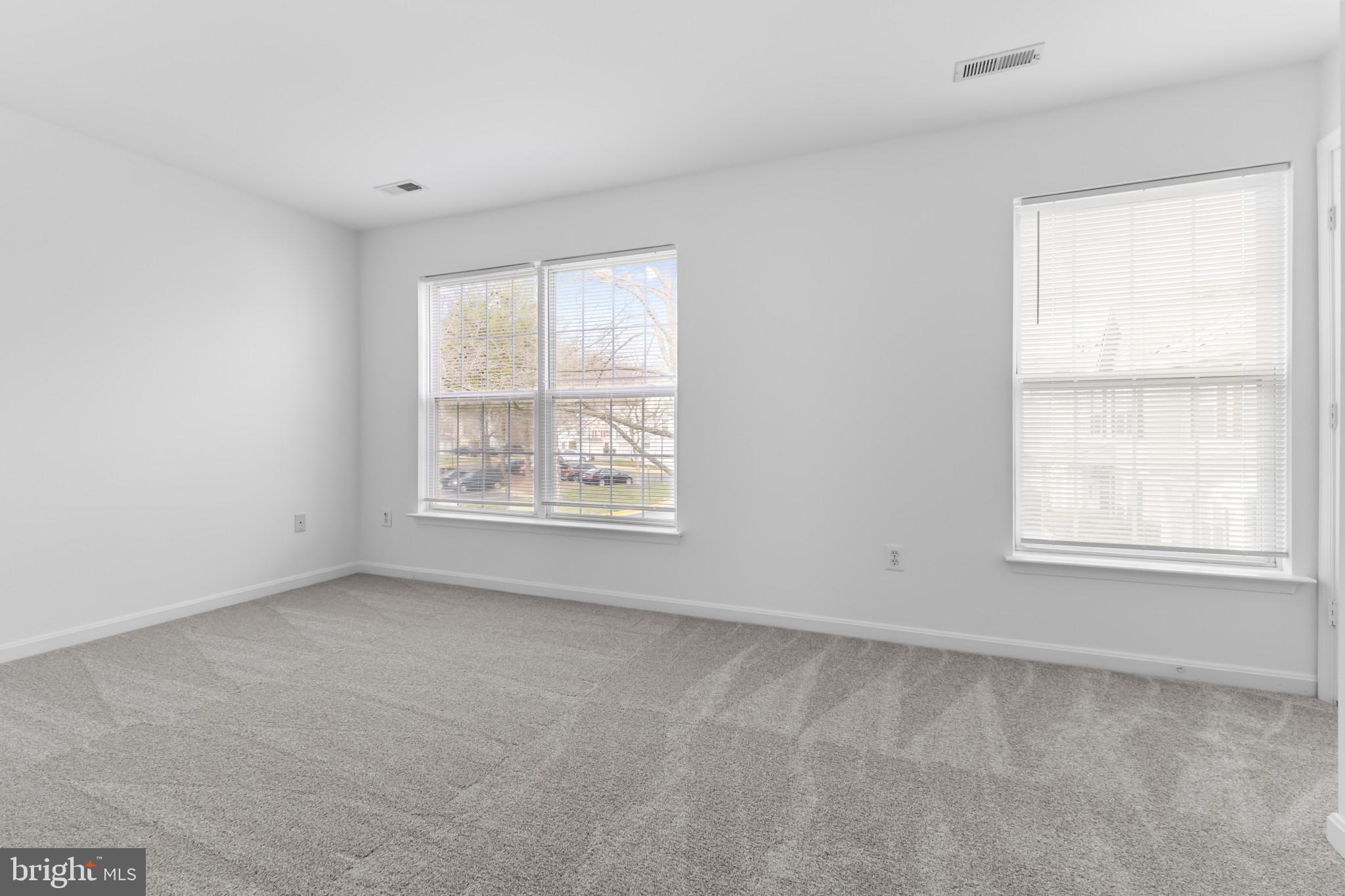 KINGS GRANT - Residential