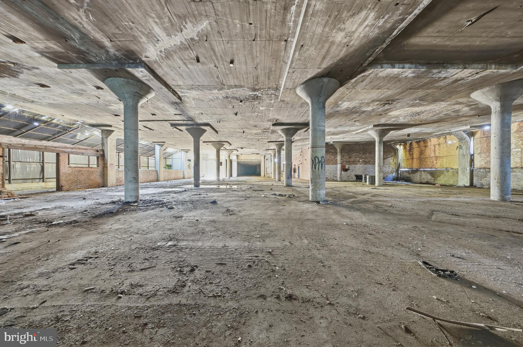HARROWGATE - Commercial Sale