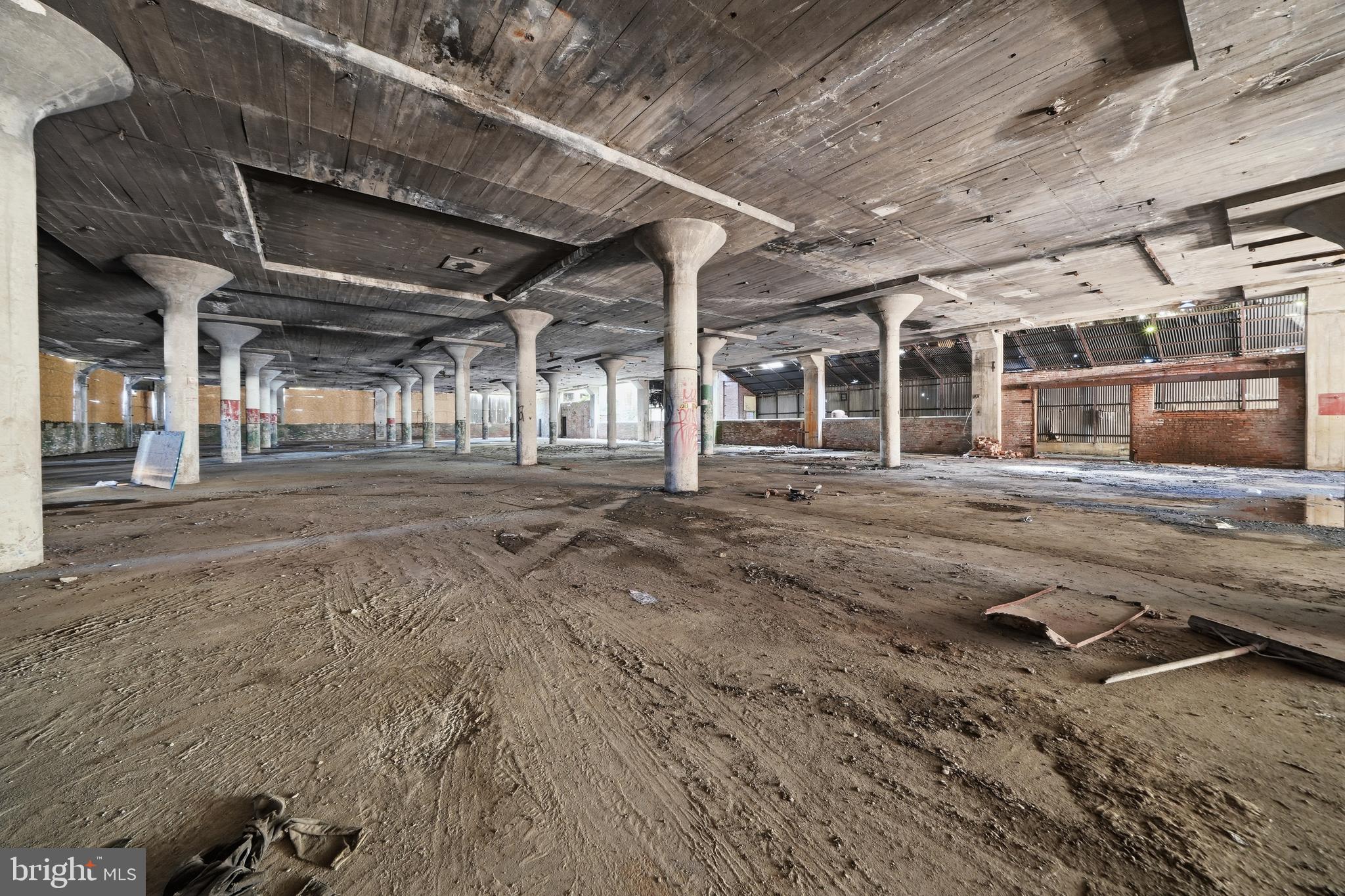 HARROWGATE - Commercial Sale
