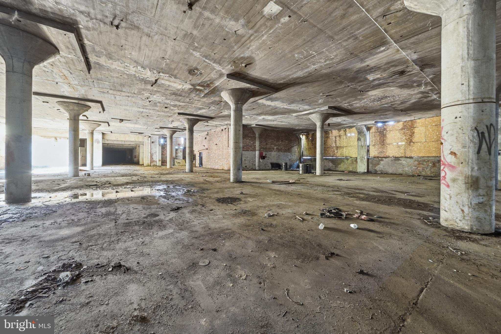 HARROWGATE - Commercial Sale