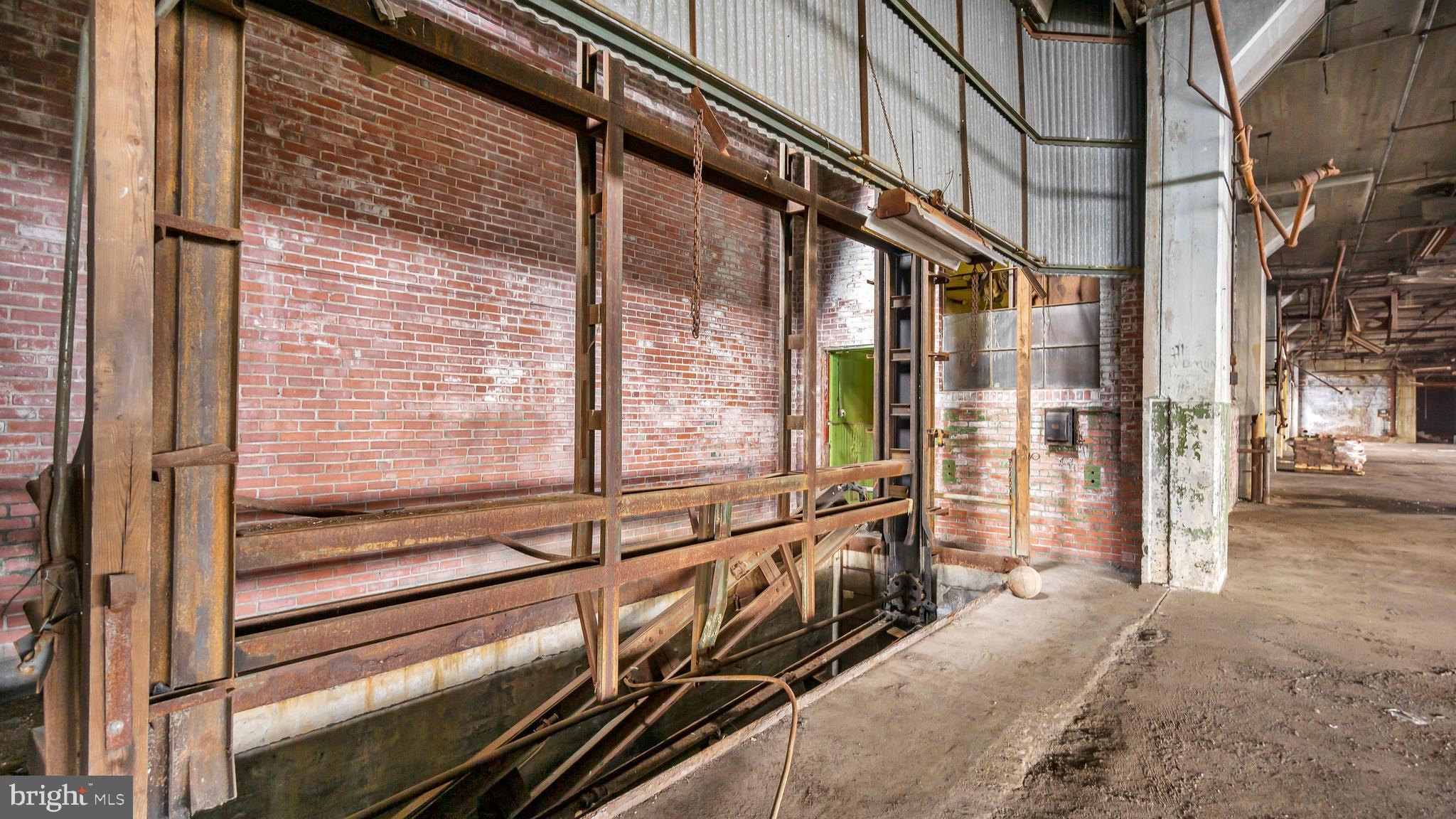 HARROWGATE - Commercial Sale