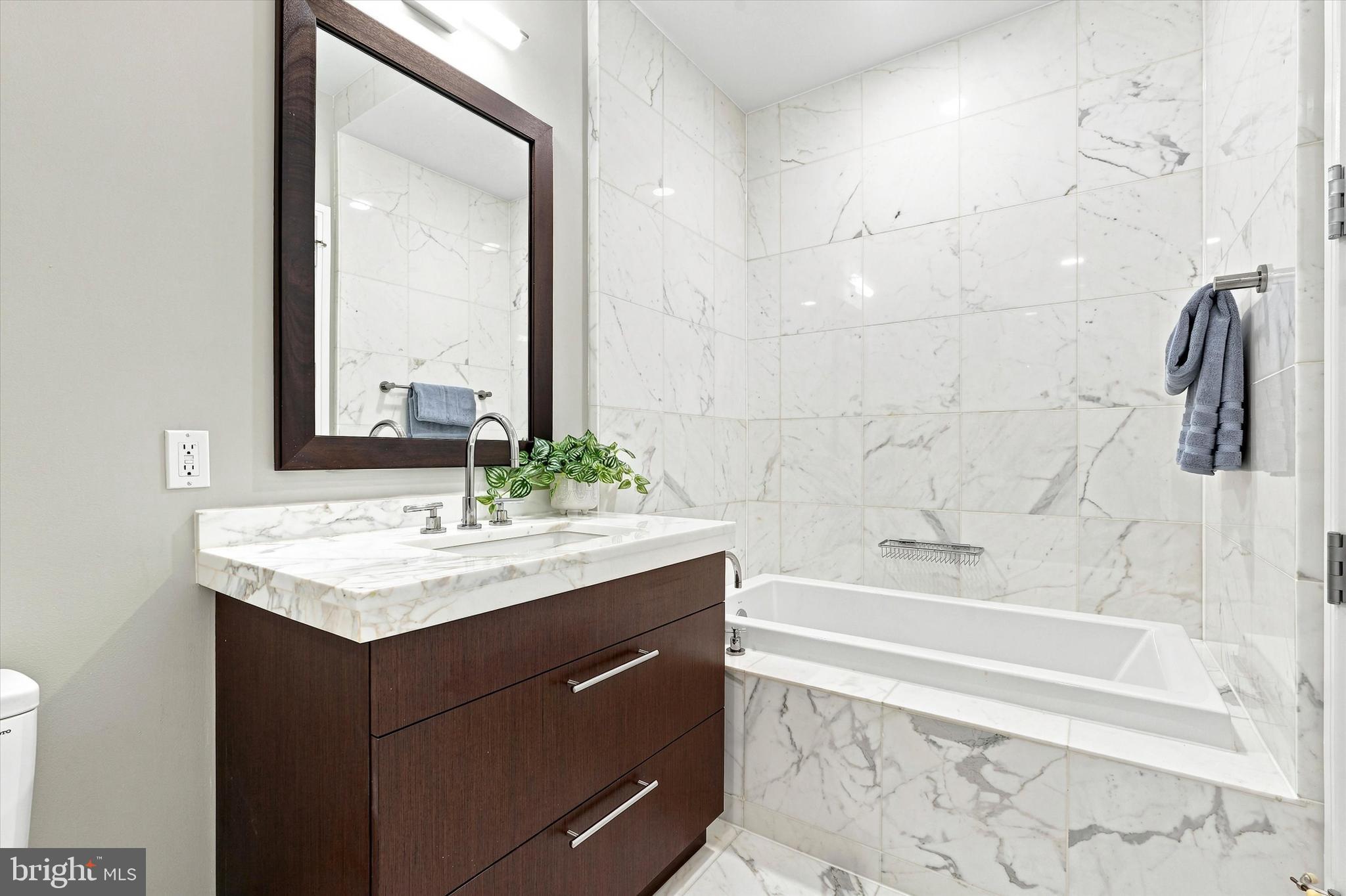 CENTER CITY - Residential