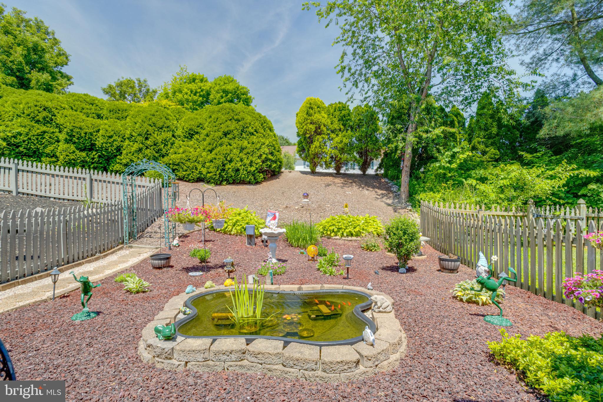 FOXBOROUGH FARMS - Residential