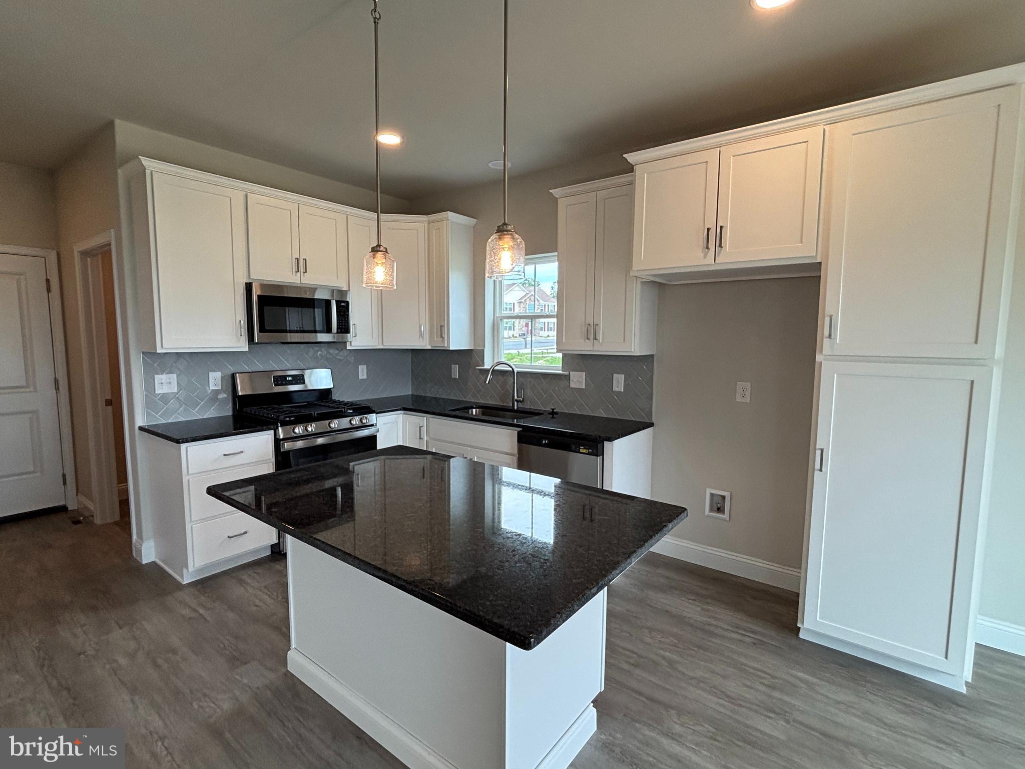 MCINTOSH FARMS - Residential