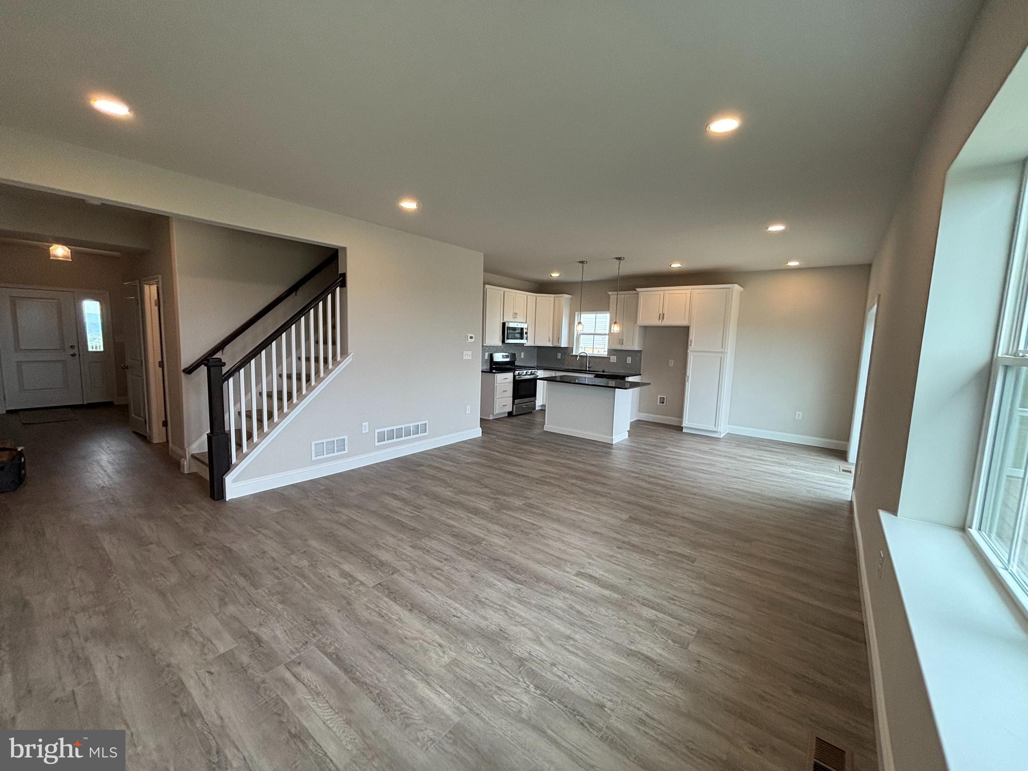 MCINTOSH FARMS - Residential