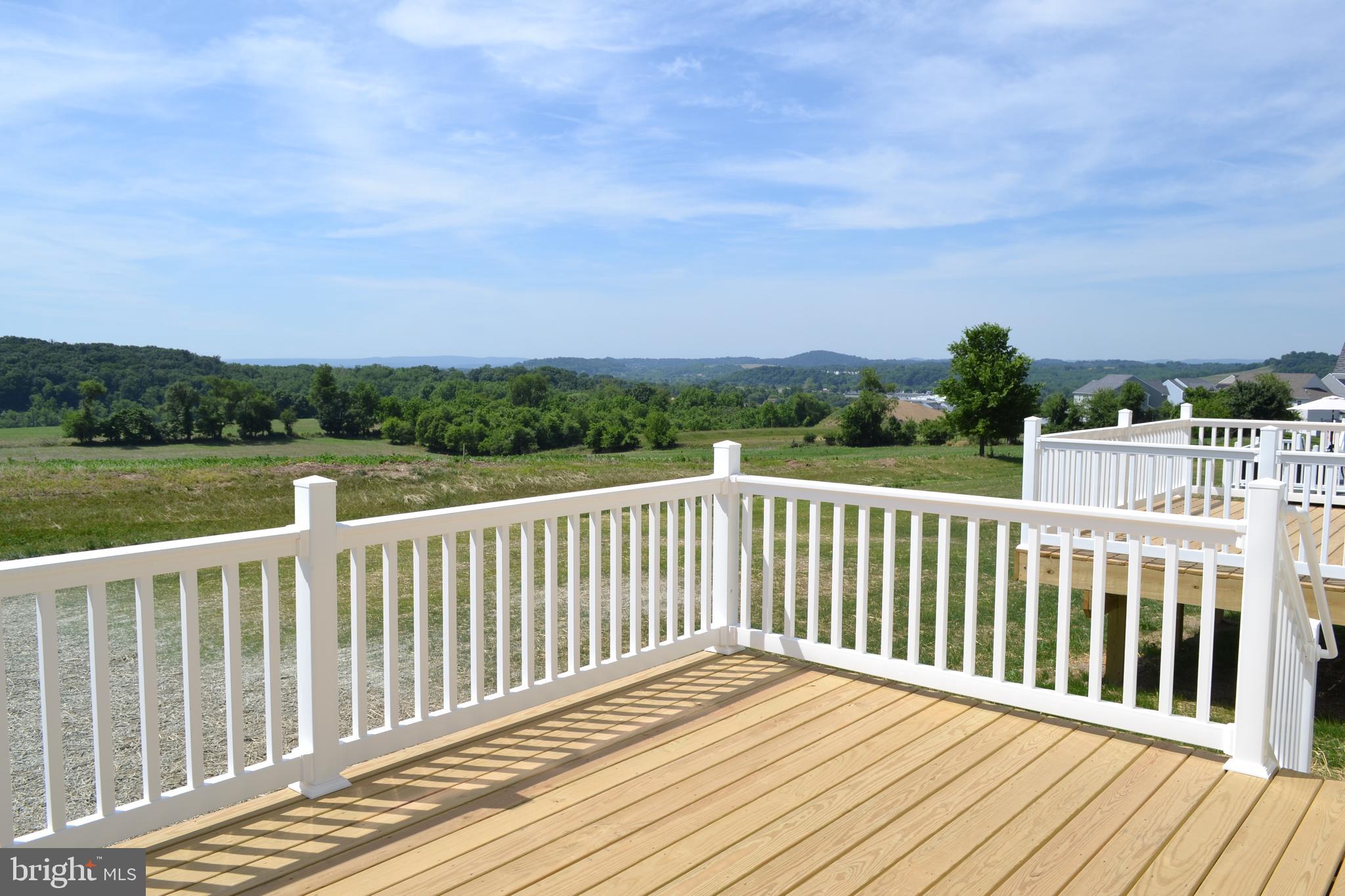 MCINTOSH FARMS - Residential