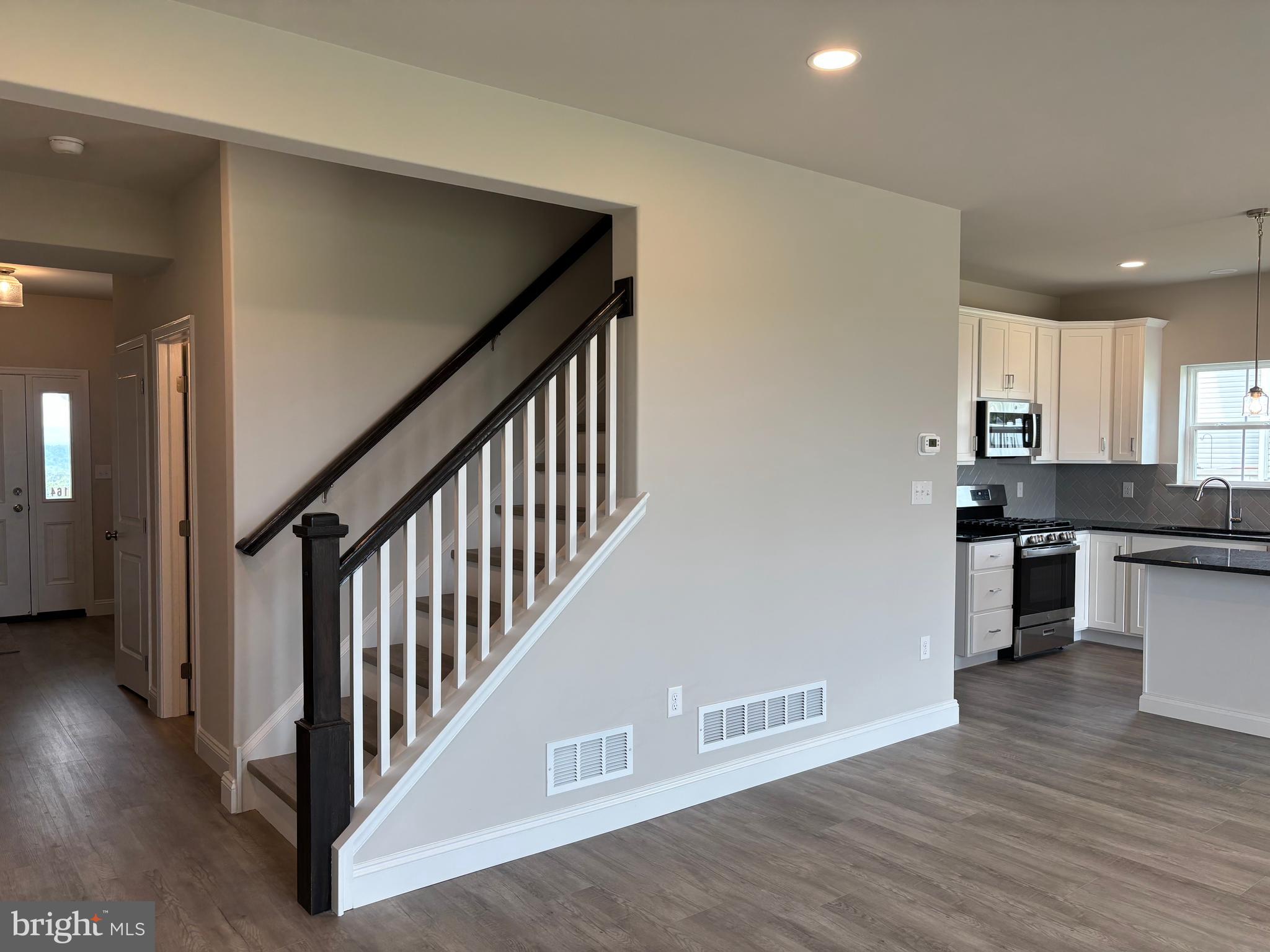 MCINTOSH FARMS - Residential