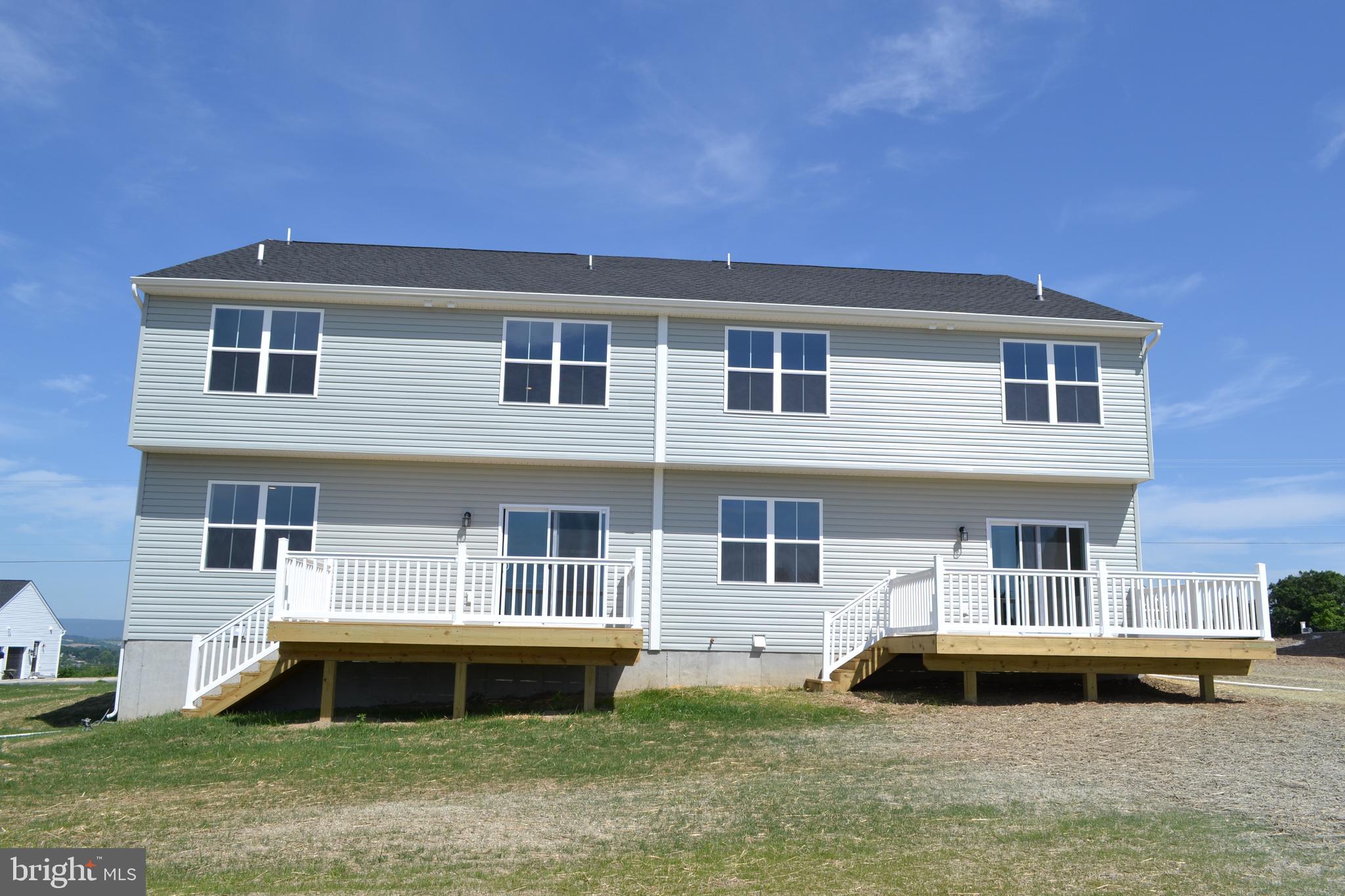 MCINTOSH FARMS - Residential