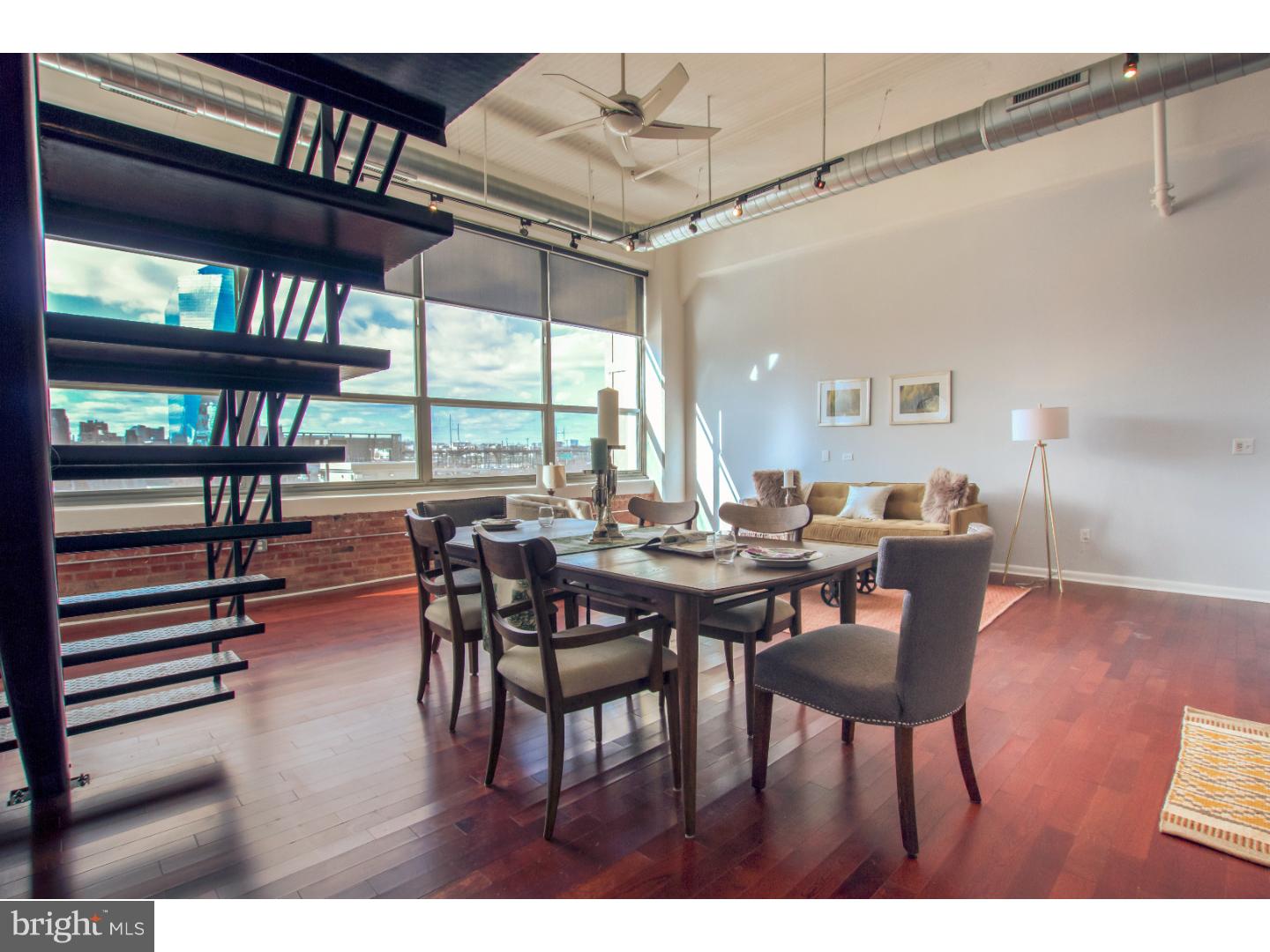 LOGAN SQUARE - Residential