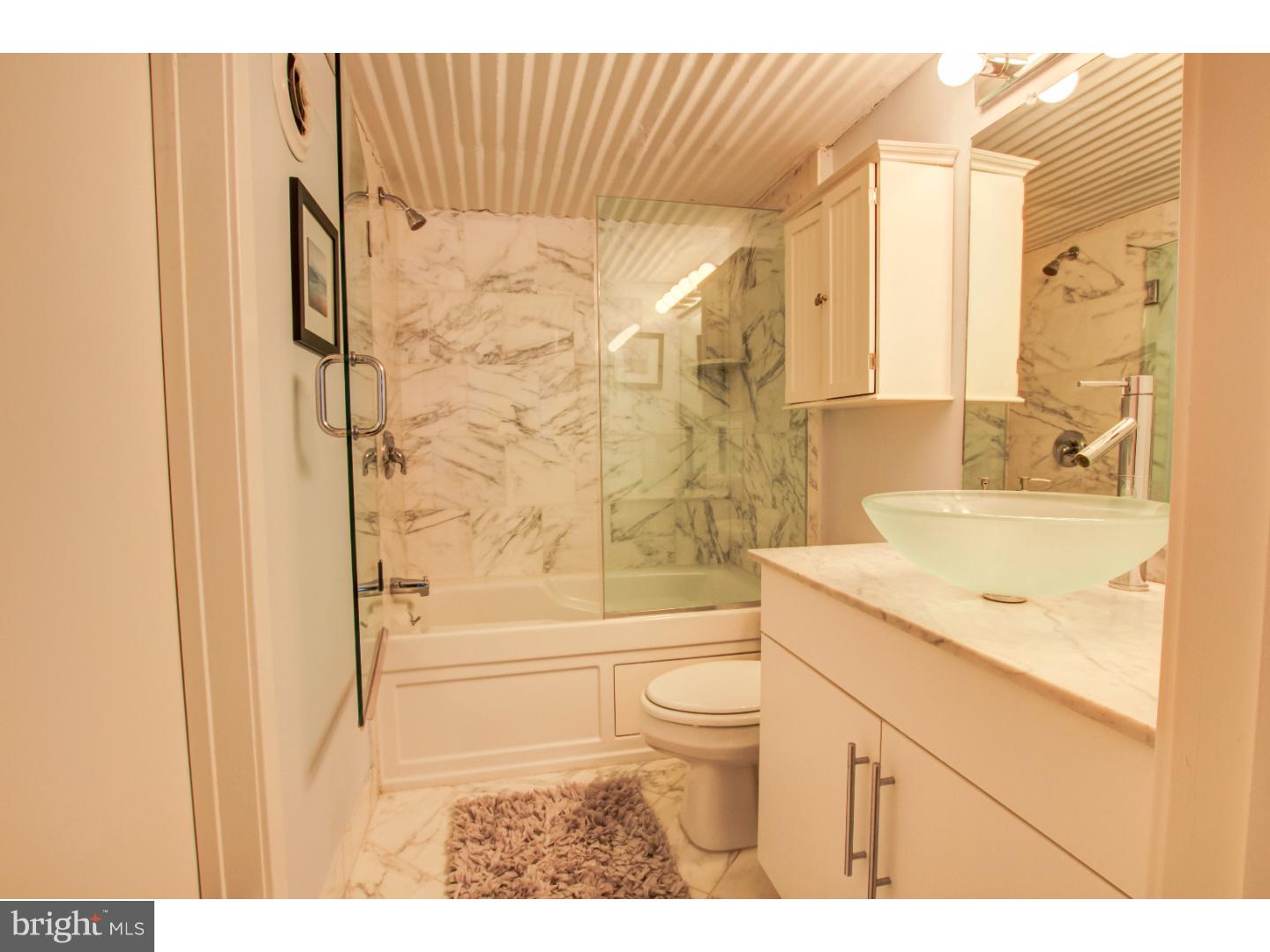 LOGAN SQUARE - Residential