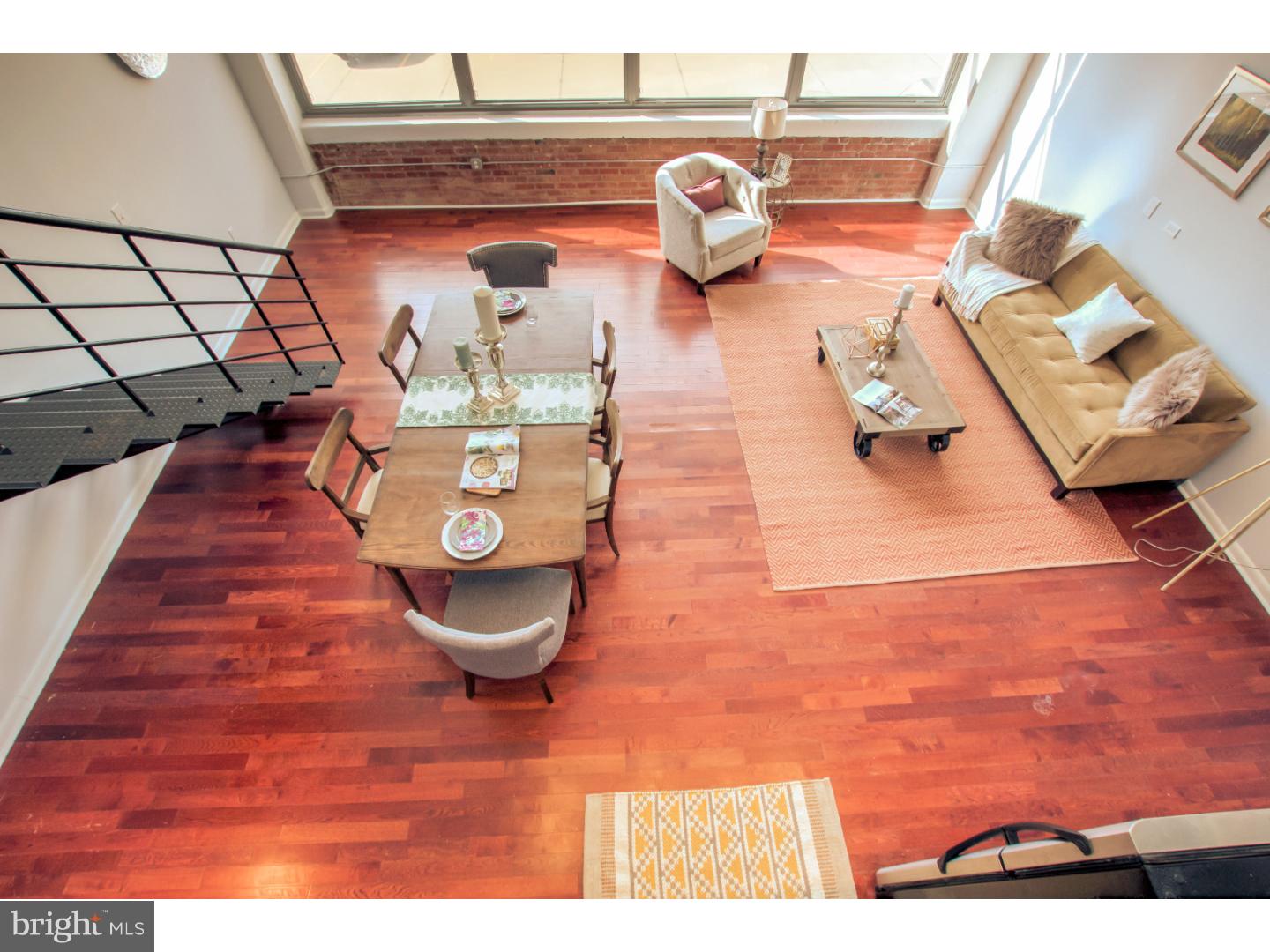 LOGAN SQUARE - Residential